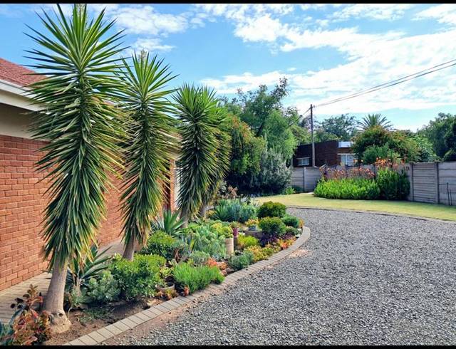 3 BEDROOM HOUSE FOR SALE IN LANGENHOVENPARK